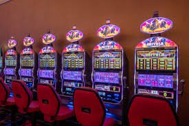 Meja French Roulette dengan tata letak Eropa di platform dewata888
